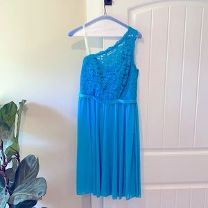 David’s Bridal bridesmaid dress in color malibu
